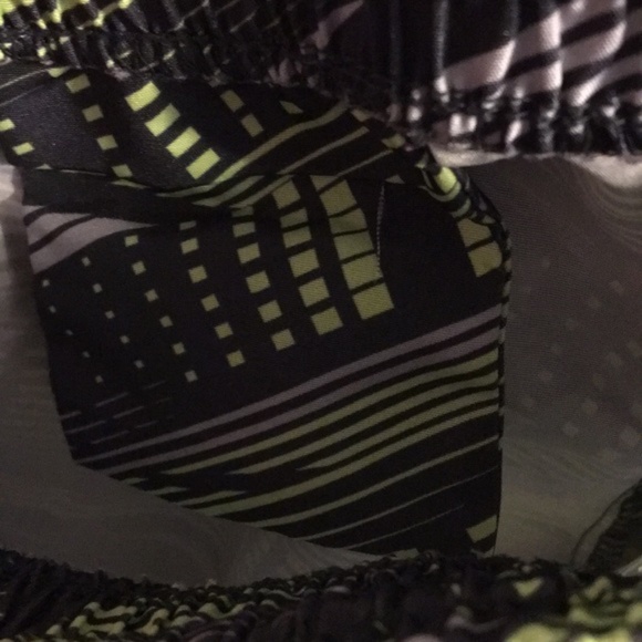 Size Small Green and Black Danskin Athletic Shorts - Picture 4 of 4